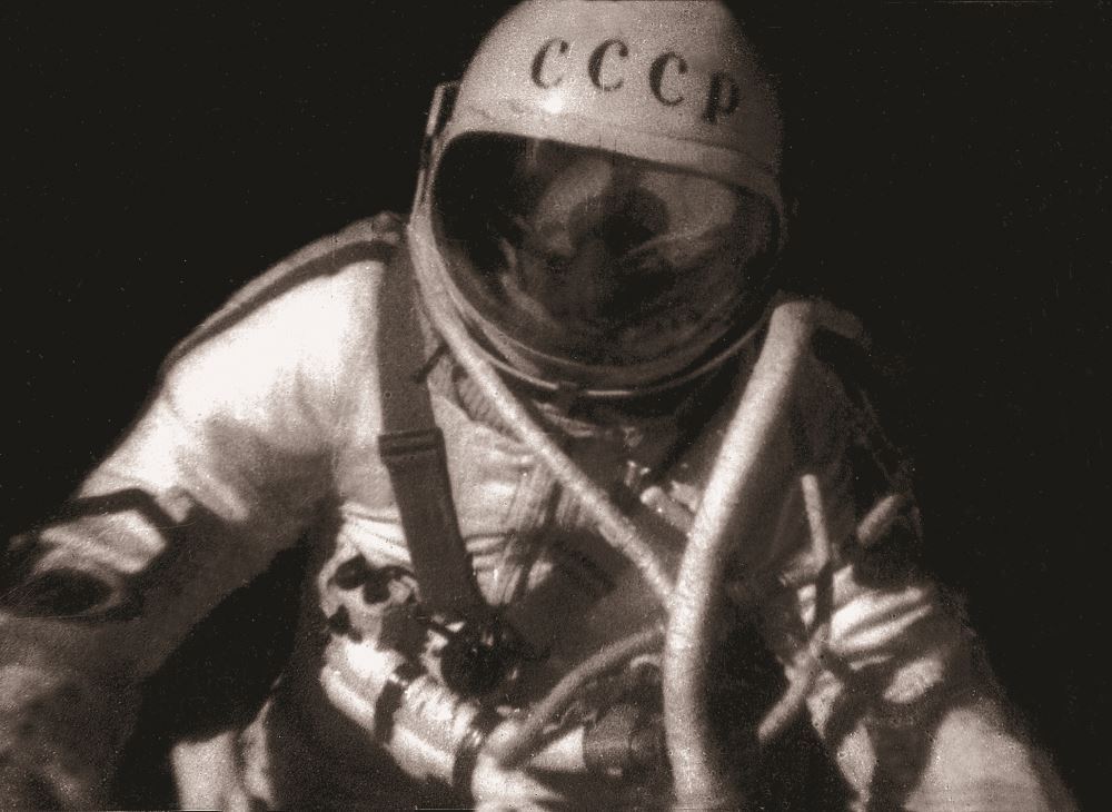 В Открытом Космосе. 18 марта 1965г.
